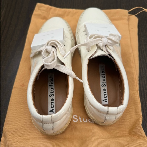 ACNE STUDIOS WHITE PATENT ADRIANA SNEAKER - Picture 4 of 5